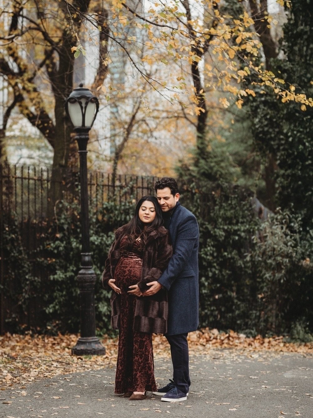 There&rsquo;s nothing quite like the holidays in the city, especially for such a special occasion ✨

Central Park Maternity Session - NYC Photographer - Manhattan Photoshoot