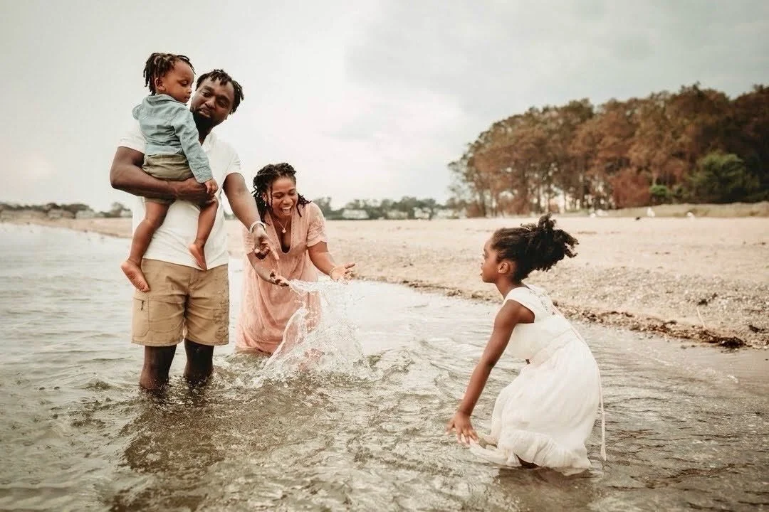 For my last minute mamas - we have openings left on June 8 that I&rsquo;d love to fill! I&rsquo;m offering a last minute discount of $100 off any package, today only. 🎉
⠀⠀⠀⠀⠀⠀⠀⠀⠀
Comment &ldquo;BEACH&rdquo; and I&rsquo;ll send you the link to book!