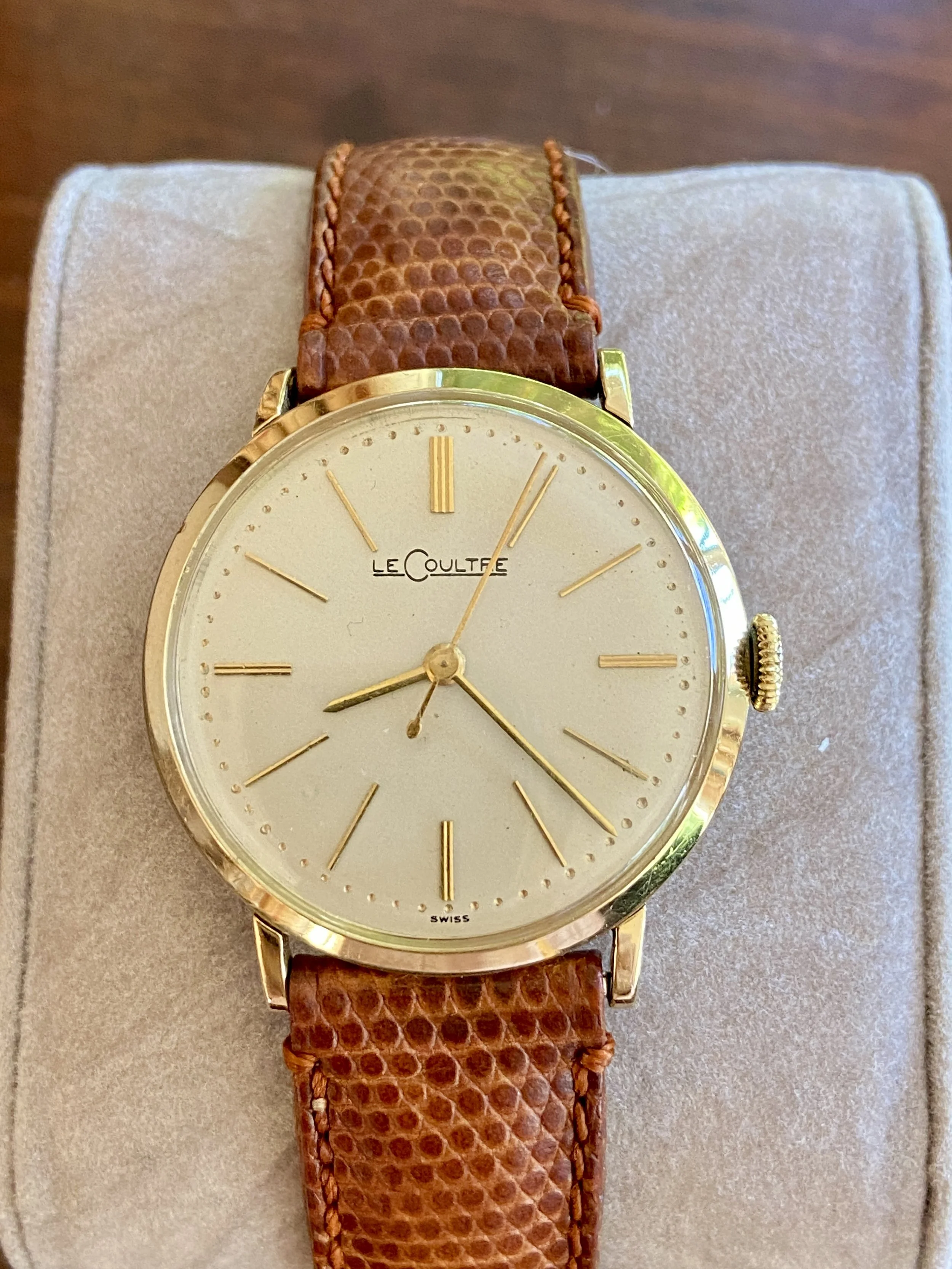 Vintage 14ct gold Le Coultre gents watch.