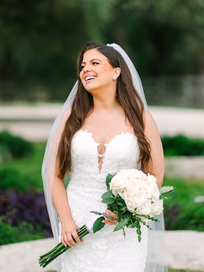 We are still swooning over this beautiful bride and her 10/10 review 🥹 

Getting to create the flowers for someone&rsquo;s wedding day is never something we take lightly &mdash; seeing our blooms in these forever photos is the sweetest gift. 

Thank