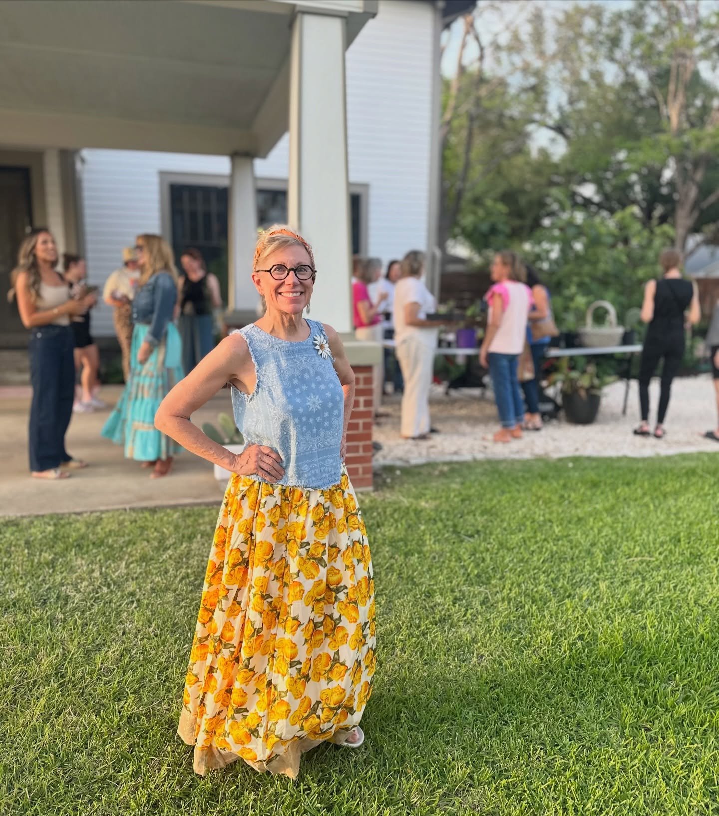 just Susan&hellip; making magic and pretending it&rsquo;s no big deal. 

If you missed our spring Plant Swap, the next one is this fall 🍁