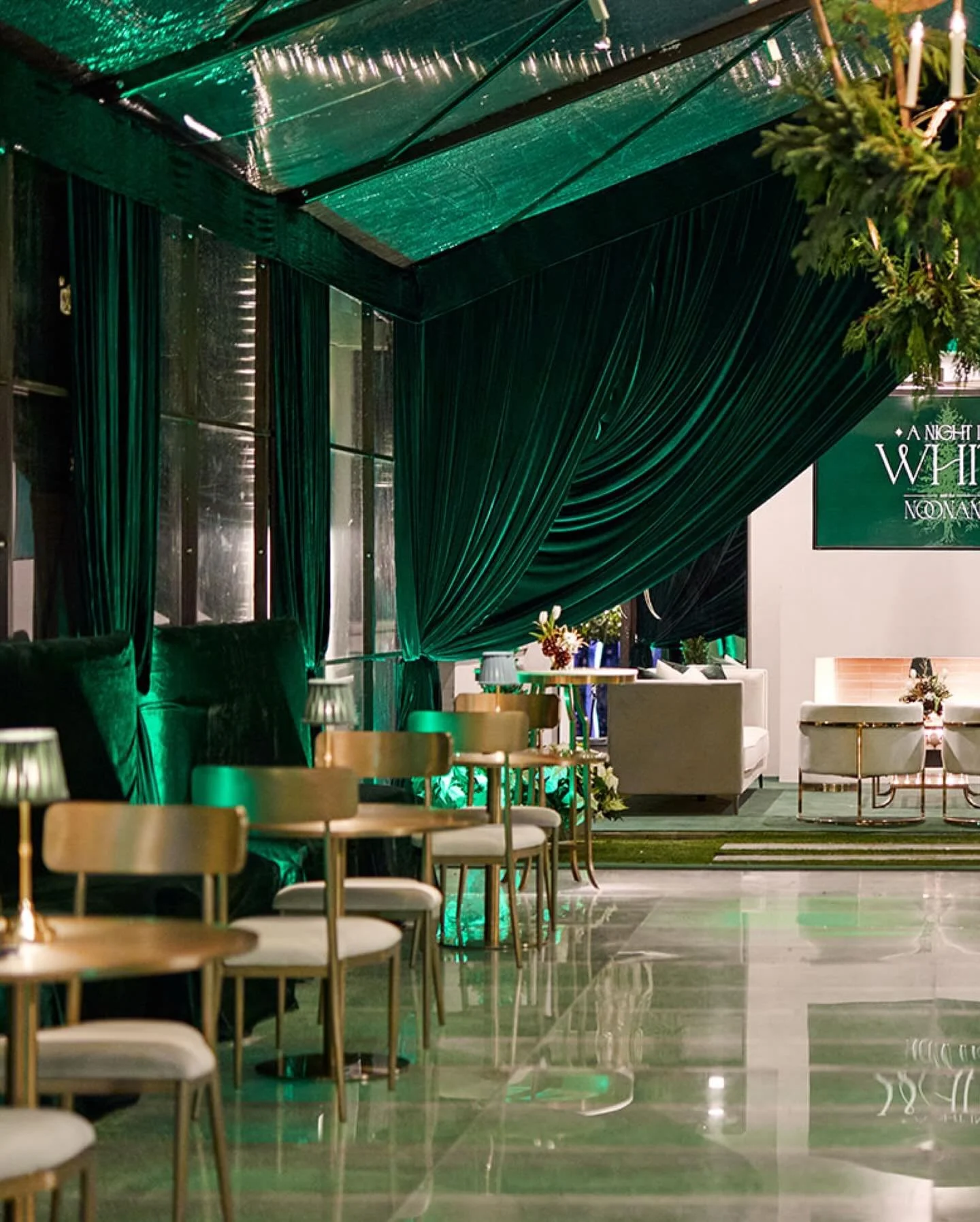 a night in white for the noonan family&rsquo;s annual (and iconic) winter soir&eacute;e can only mean one thing: the holidays are ✨officially✨ upon us🎄