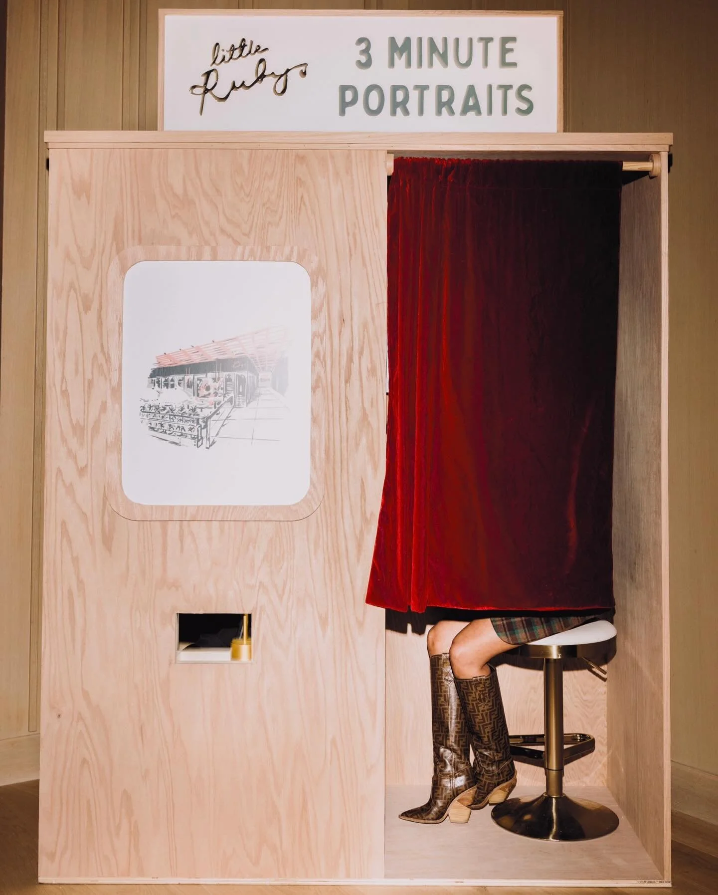 @littlerubys 🤝🏼 dallas 🍔 🍟🍸