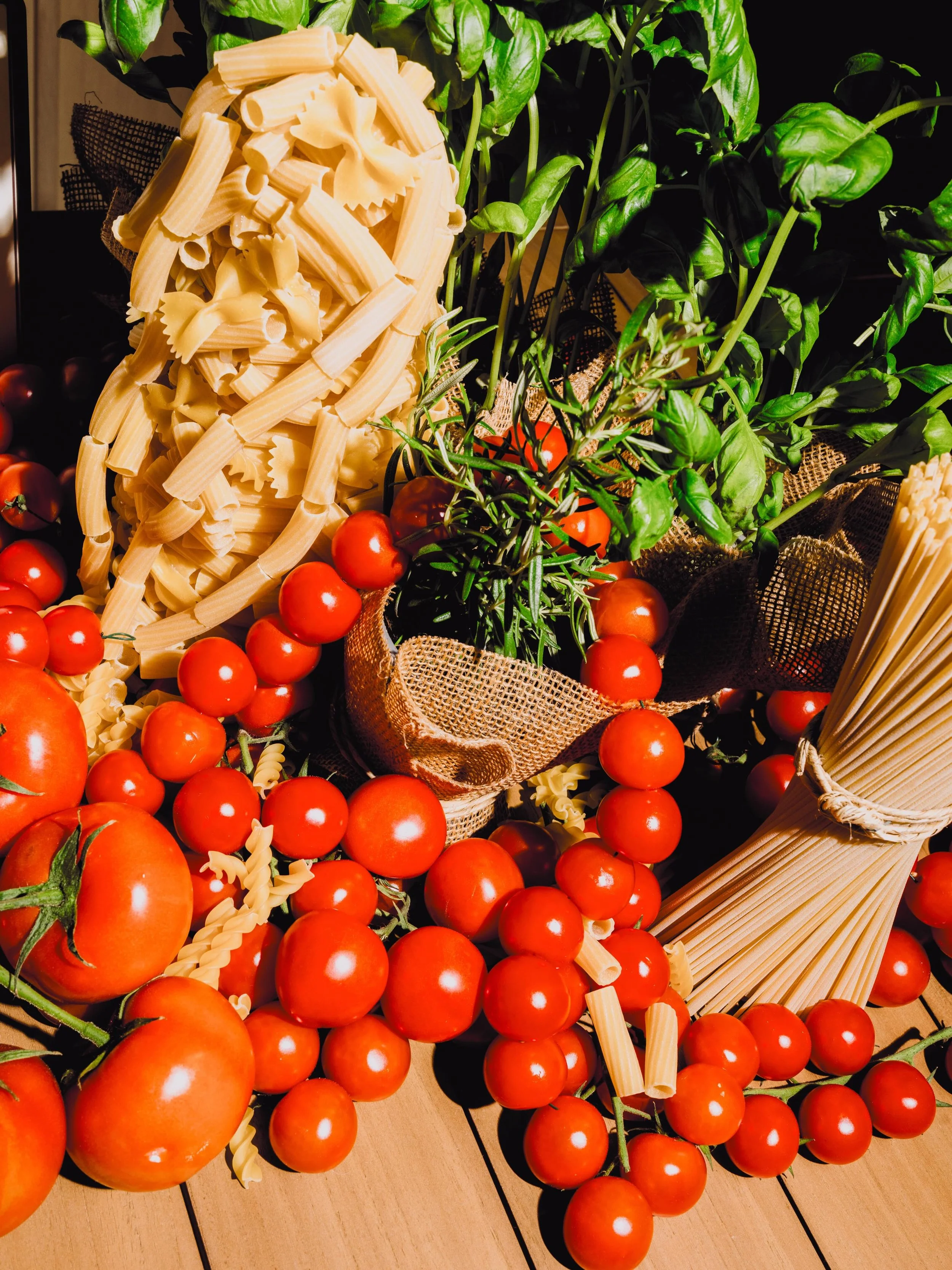Where playing with your food is *highly* encouraged 🍅 🍟🍕