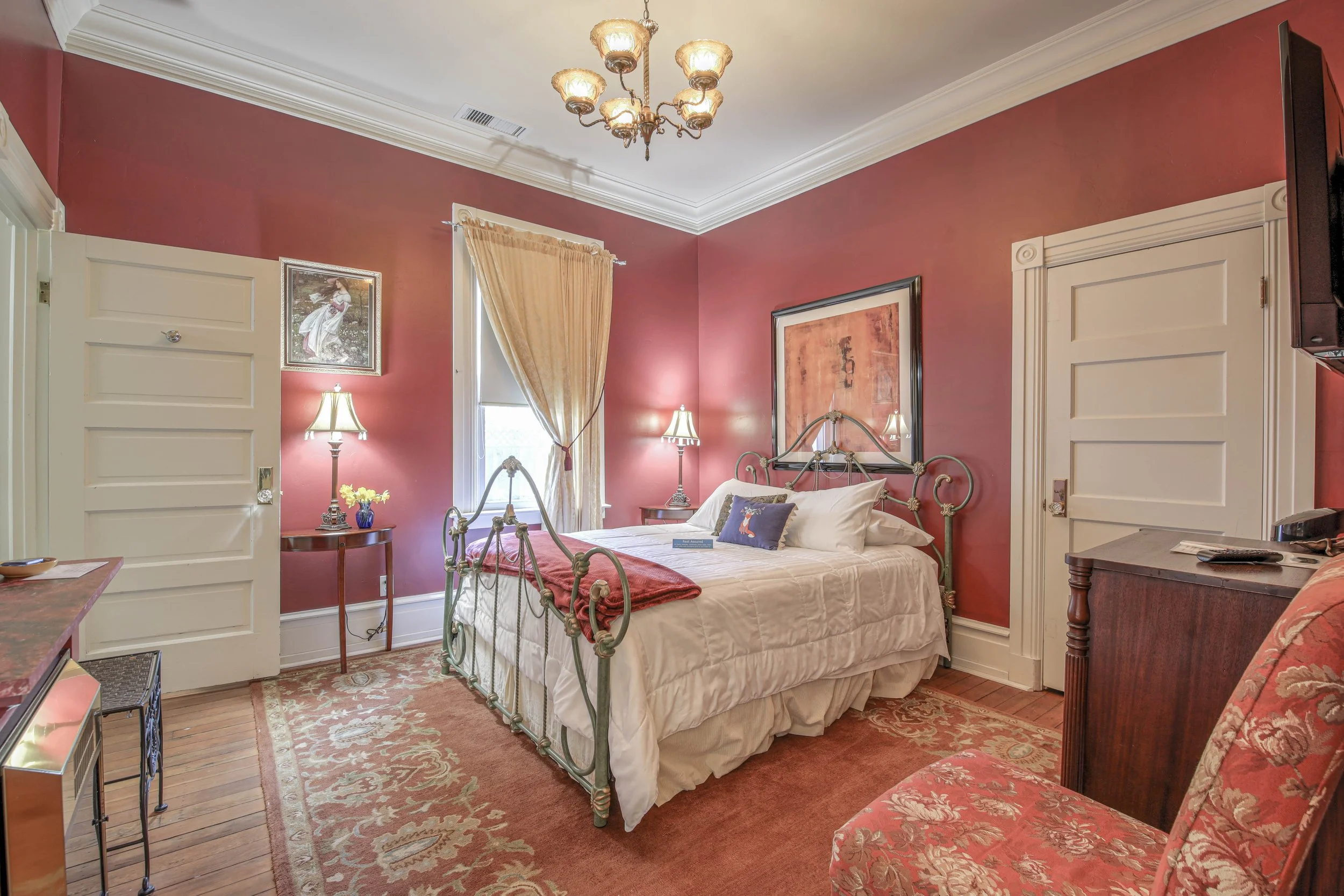 Holmes Suite Lite up.JPG