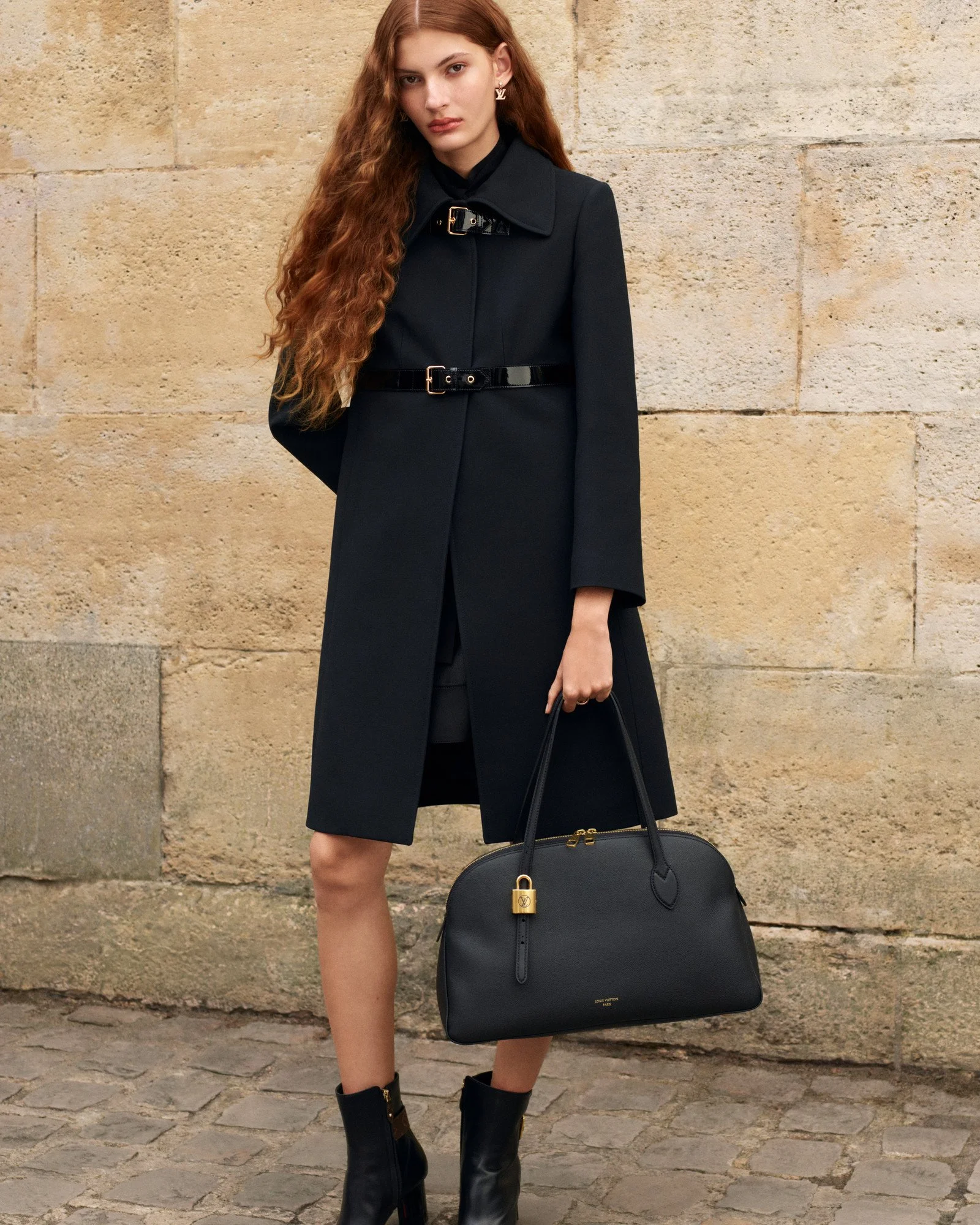 WOMEN_DUFFLE TOTE_LVCOM_1600x2000_DII.jpg