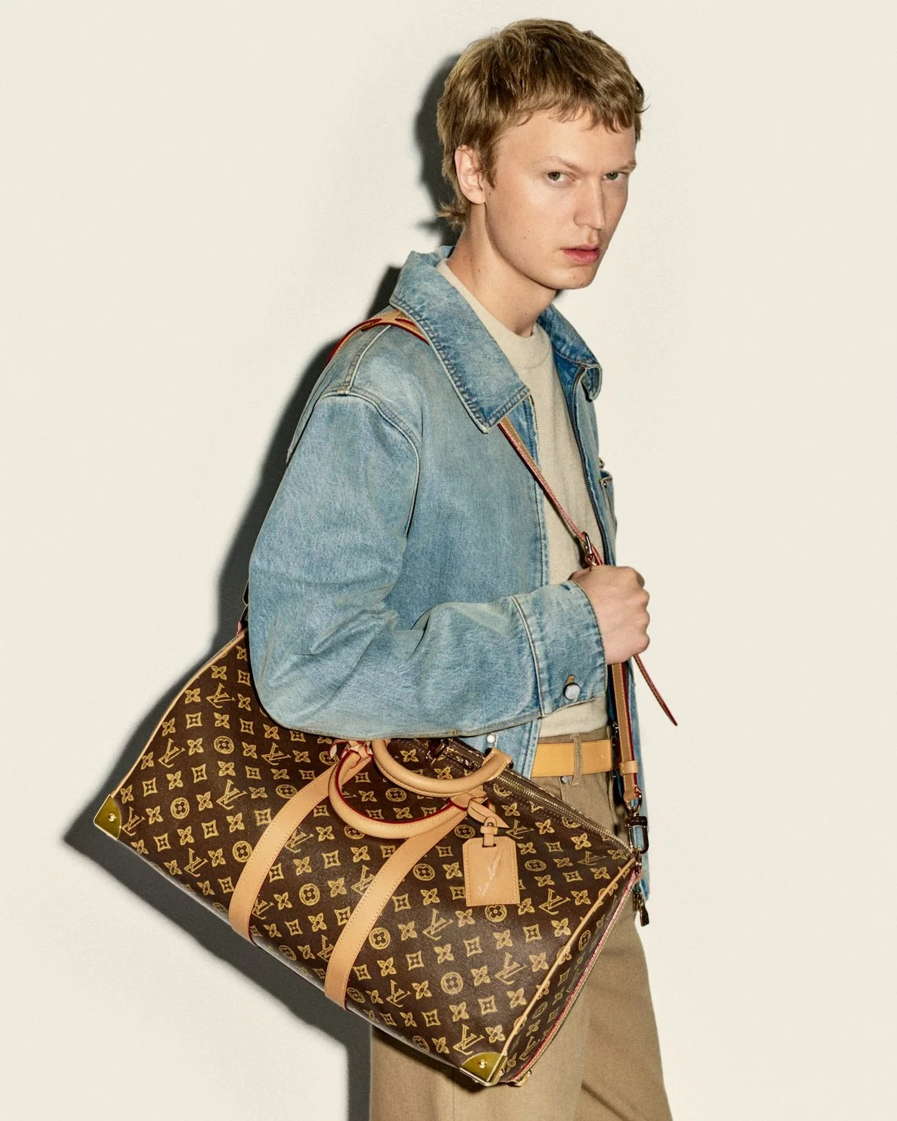 WMN_MONOGRAM26_LOOK27_NO_LOGO_EDITORIALISATION_WORN_1600x2000_LVCOM_DII copy.jpeg