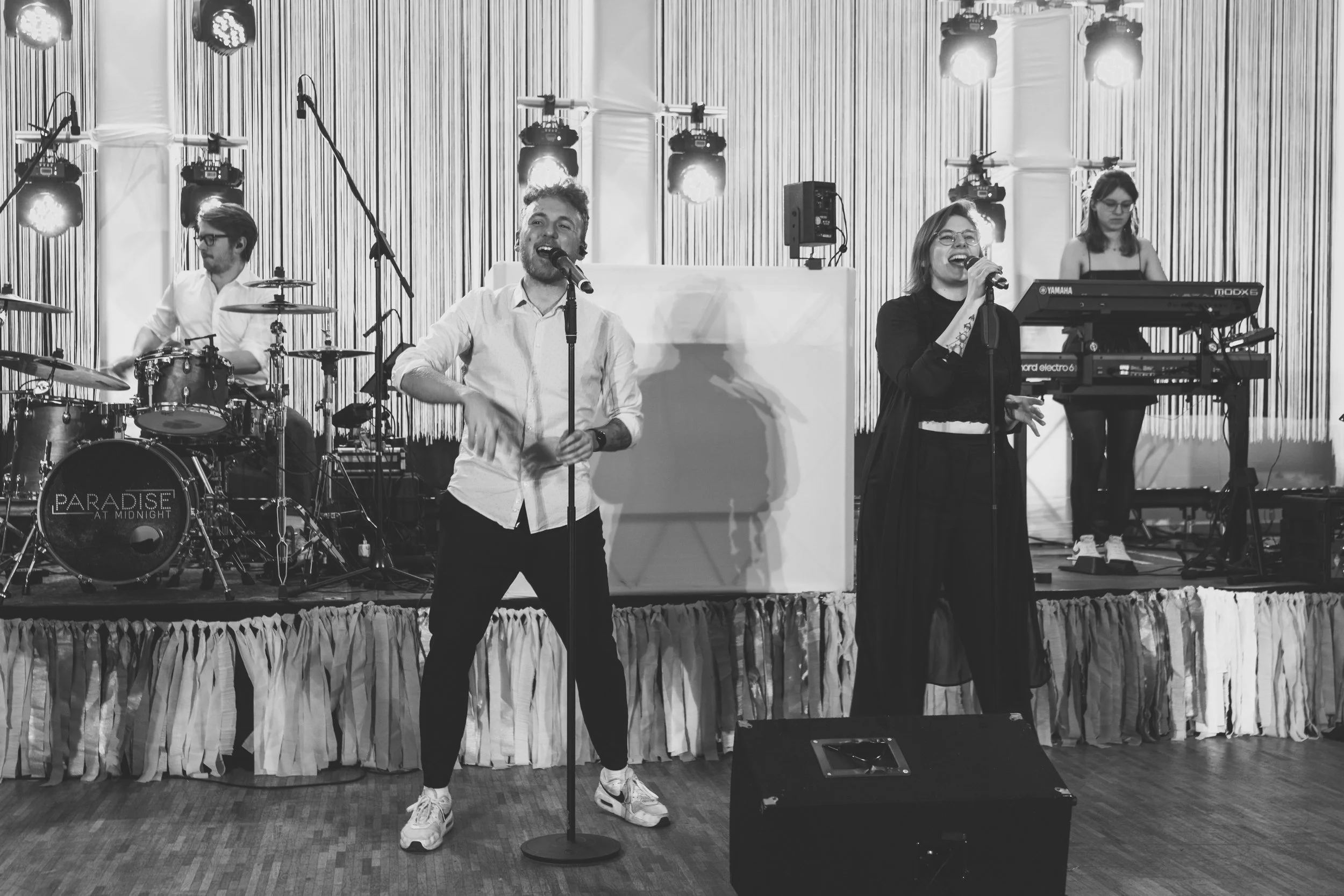  Paradise At Midnight &amp; Acoustic Paradise – Liveband und Acoustic Band beim Hochschulball Lingen, Ballabend, Tanzband, Partyband NRW, Eröffnungstanz, DJ-Afterparty, Livemusik Niedersachsen 