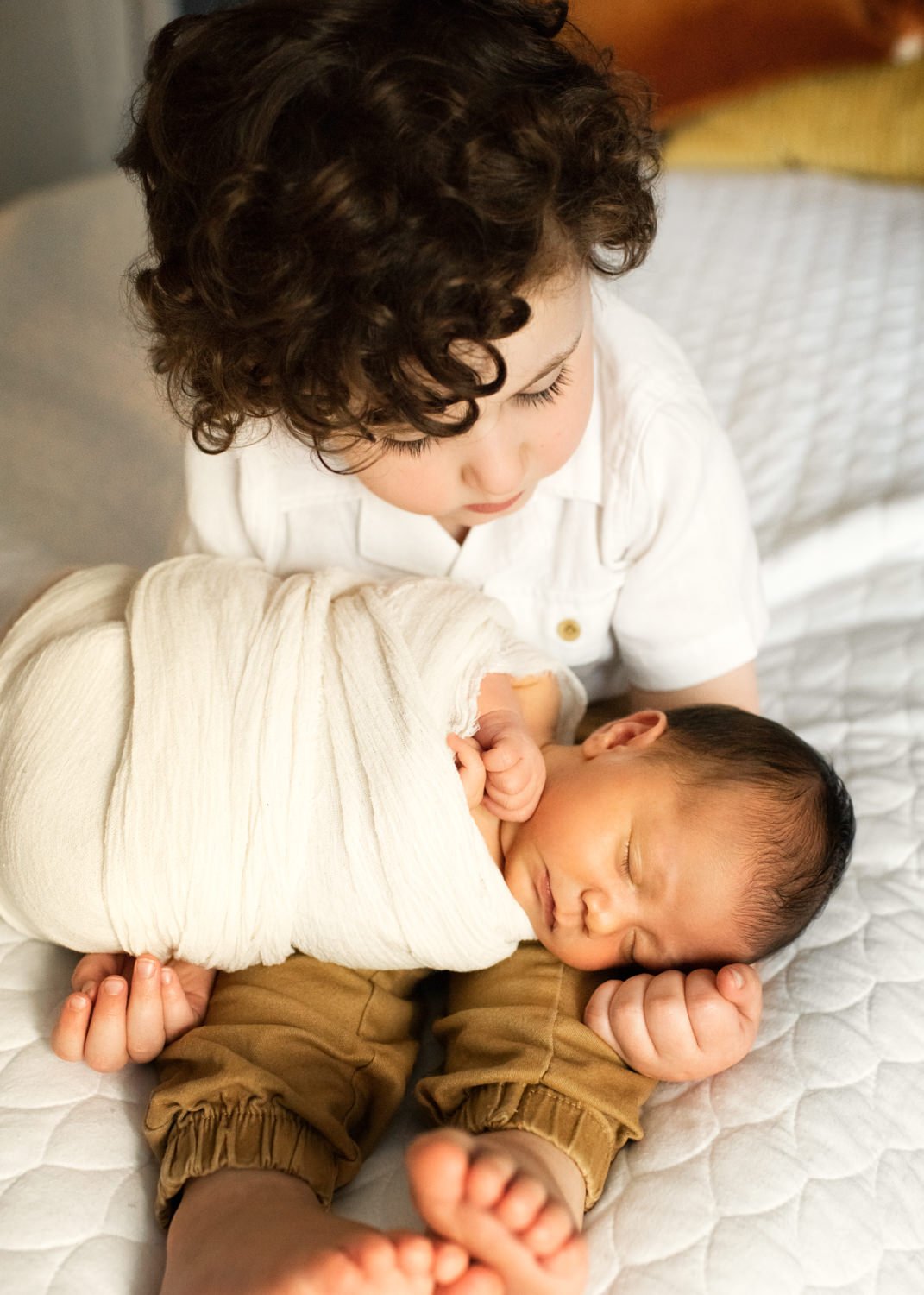 Newborn and Sibling Photo Ideas