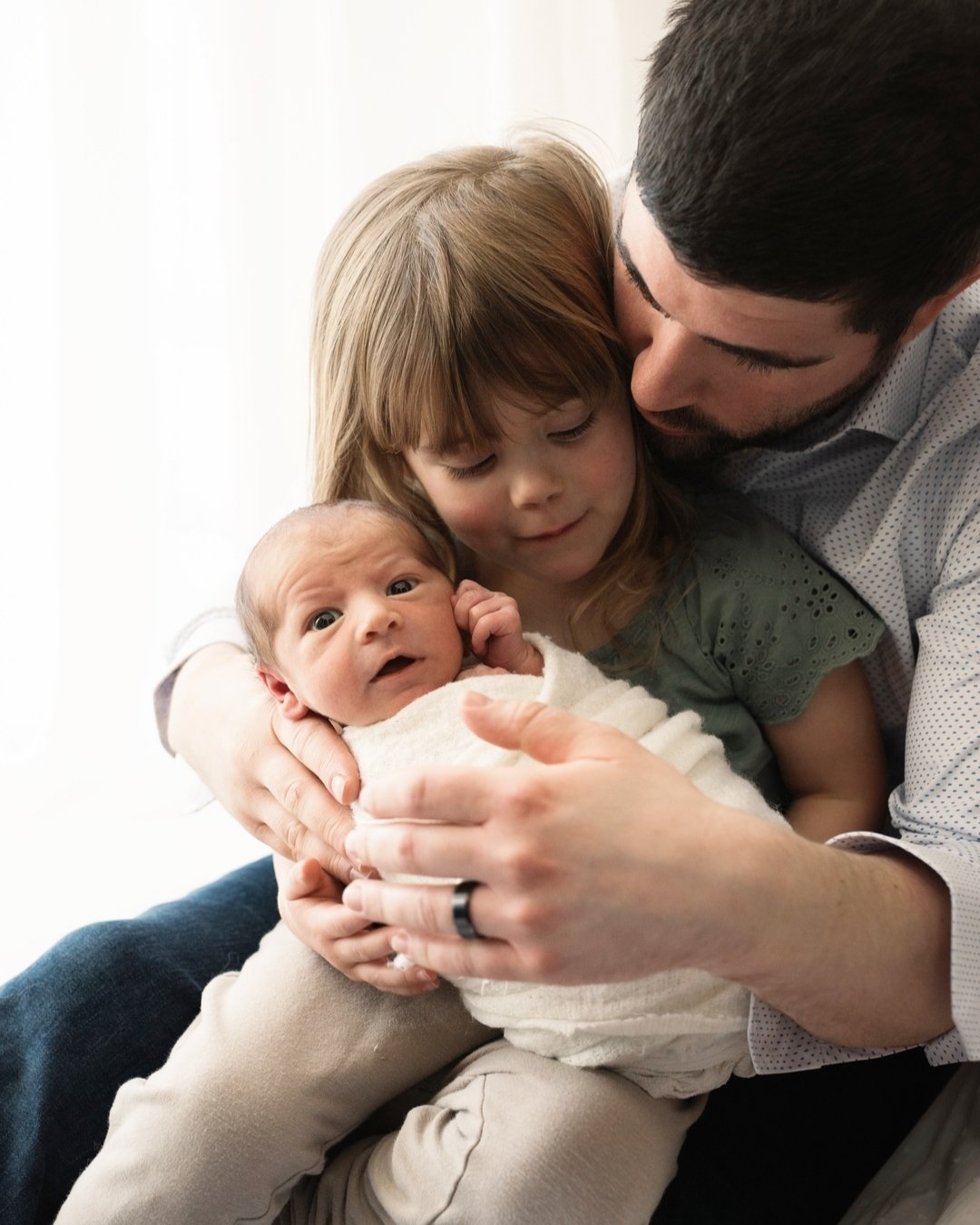 I'll take care of you 😇❤️ Nothing like being a new big sister.

#vancouvernewbornphotographer #southsurreynewbornphotographer #yvrphotographer #vancouverbabyphotographer #newbornphotographyvancouver #vancouverfamilyphotographer #vancouverbabyphotogr