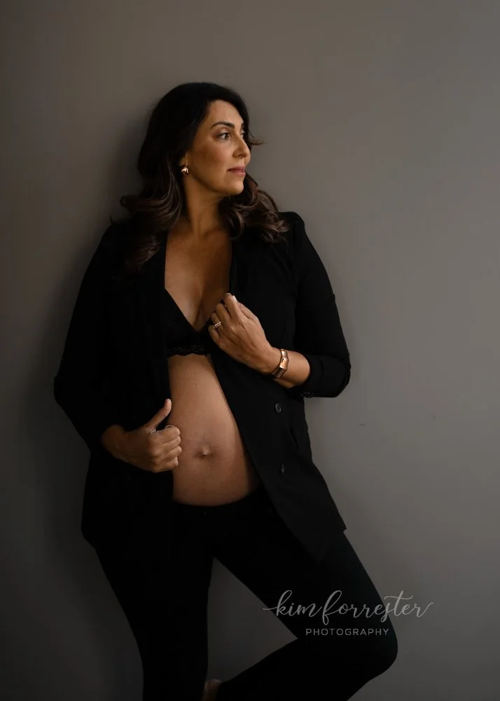 Strong, Powerful, Timeless Pregnancy Portraits