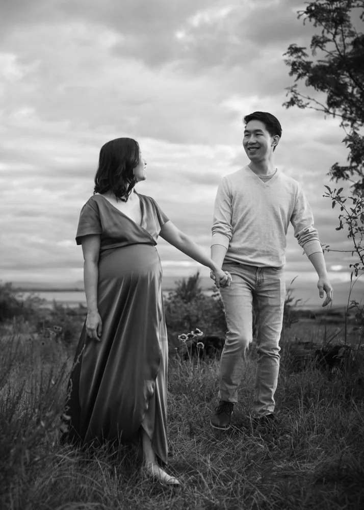 Outdoor Maternity Photographer Vancouver