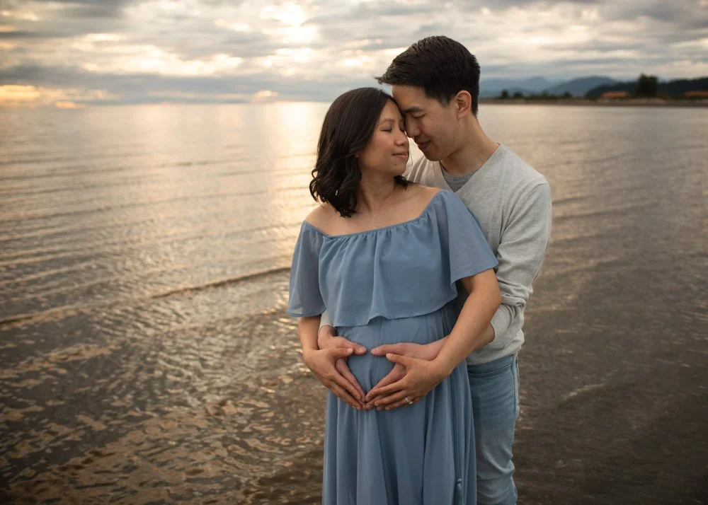 Kelowna Maternity Photographer Natural