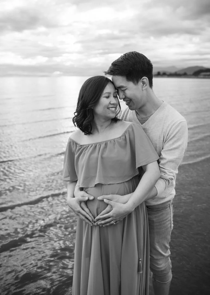 Beach Maternity Session in Kelowna