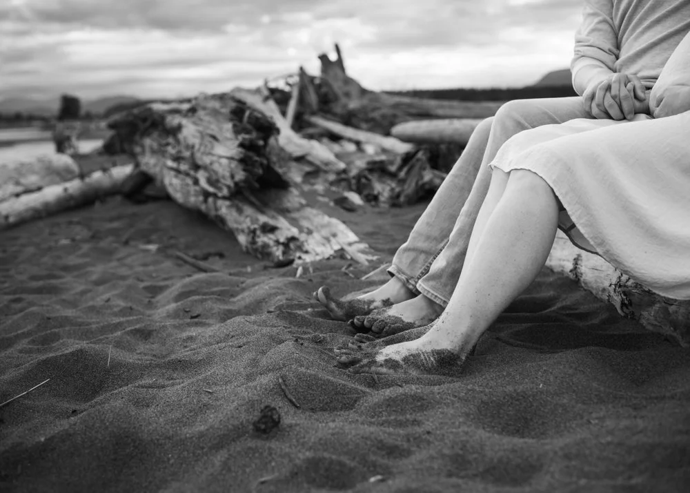 Black and White Maternity Photos