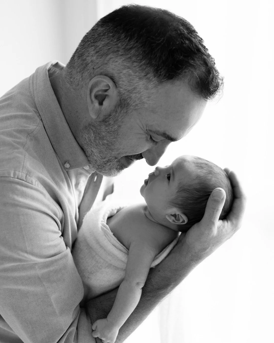 Dad ❤️ #babyphotography #vancouverbabyphotographer #surreyfamilyphotographer #vancouverkidsphotographer #vancouverfamilyphotographer #milestonephoto #5monthsold #whitephotographystudio #southsurreyphotographer #surreyphotographer #vancouverphotostudi