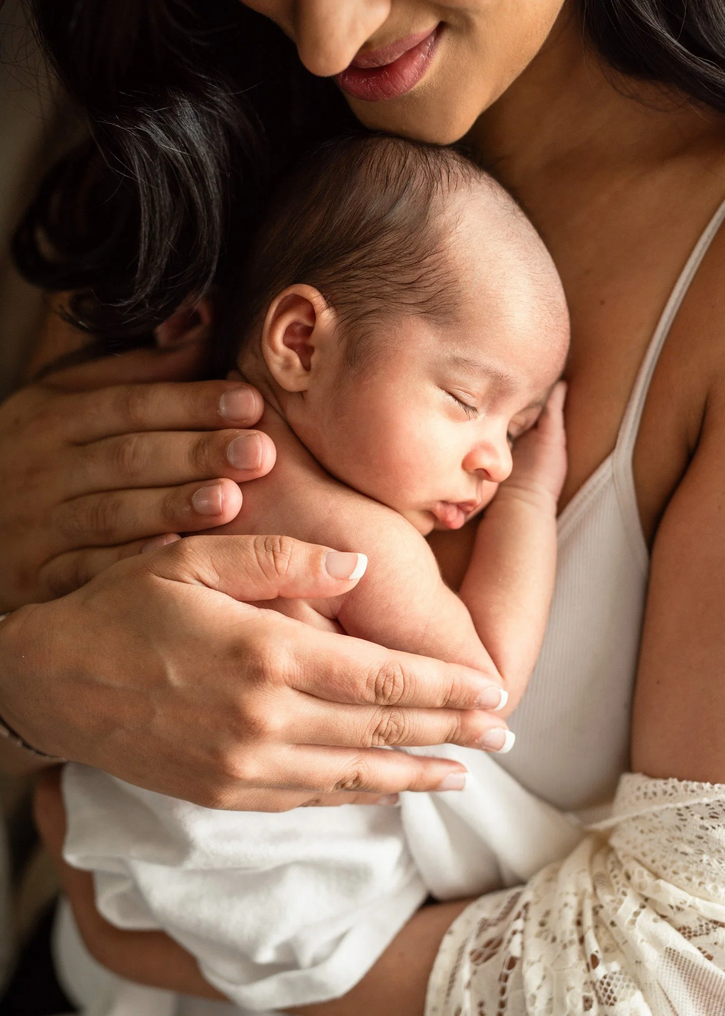 Simply beautiful 🤍 

Minimalist newborn photography that lets the feeling of the moment shine through

-

#vancouvernewbornphotographer #okanagannewbornphotographer #simplenewbornphotography #naturalnewbornphotography #okanaganmoms