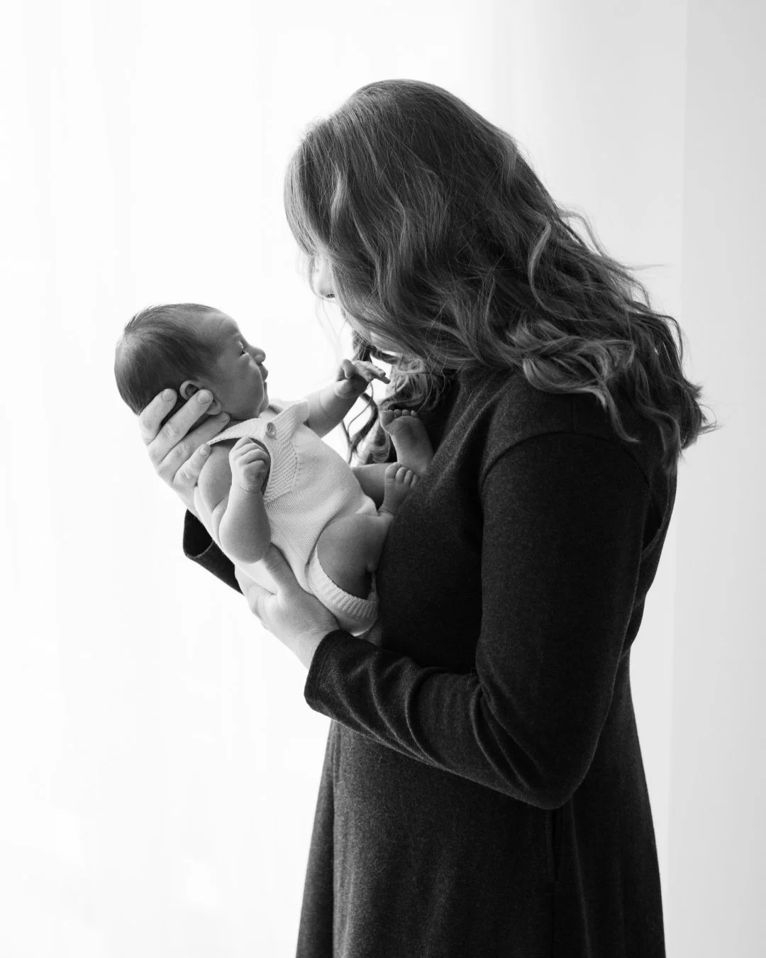Timeless black-and-white portraits of you and your newborn, beautifully crafted to display in your home.

-
#fineartphotographer #printyourart #newbornandmom #simplenewborn #lifestylenewborn #vancouvernewbornphotographer