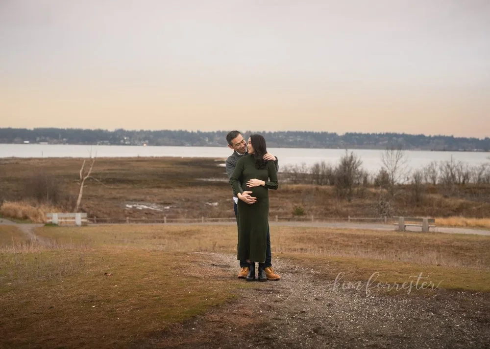 Kelowna Outdoor Maternity Session