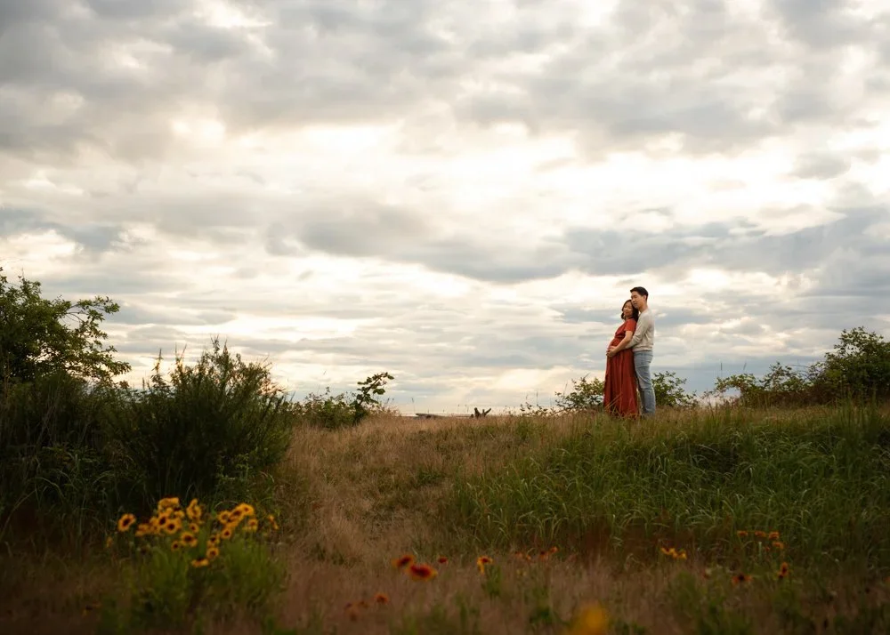 Cloudy Day Maternity Session Outdoors