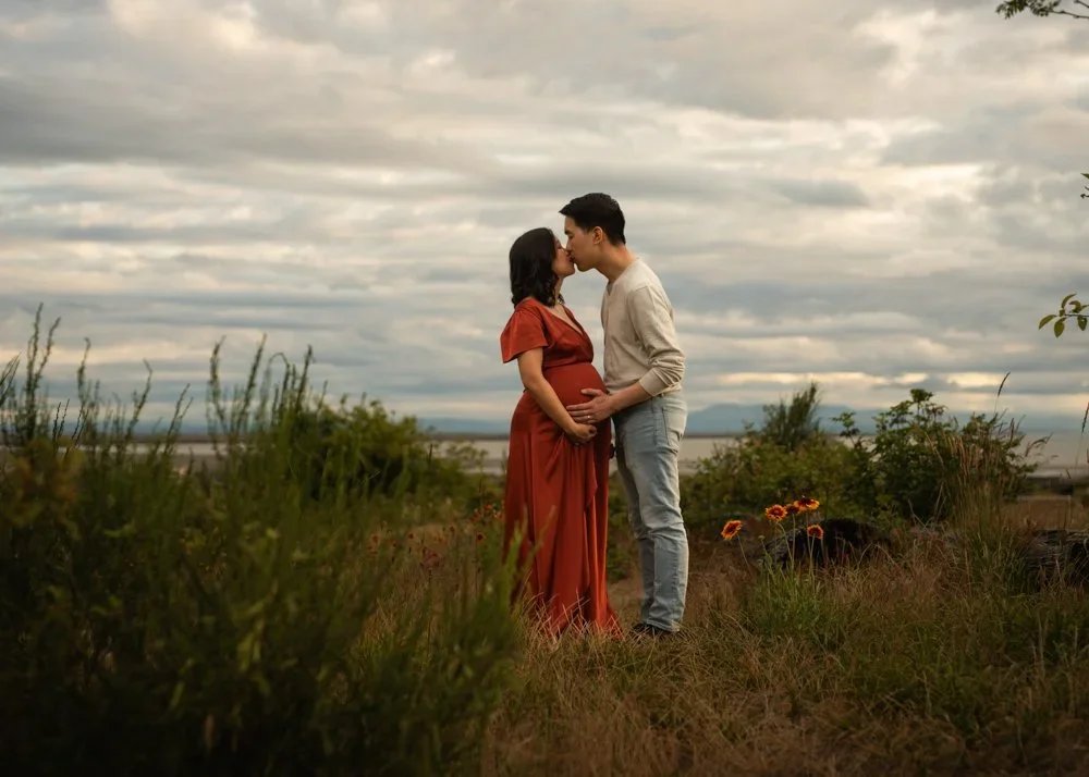 Coldstream Maternity Session Outdoors