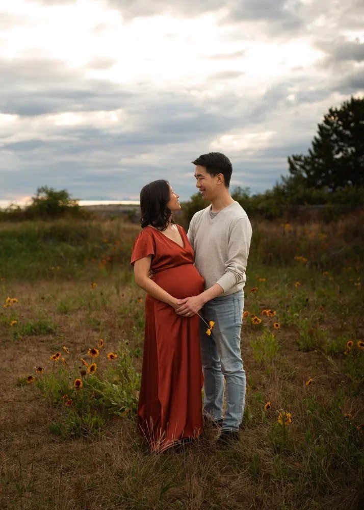 Lumby Maternity Photographer Outdoors