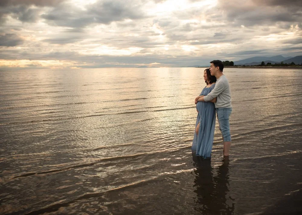 Outdoor Beach Maternity Session