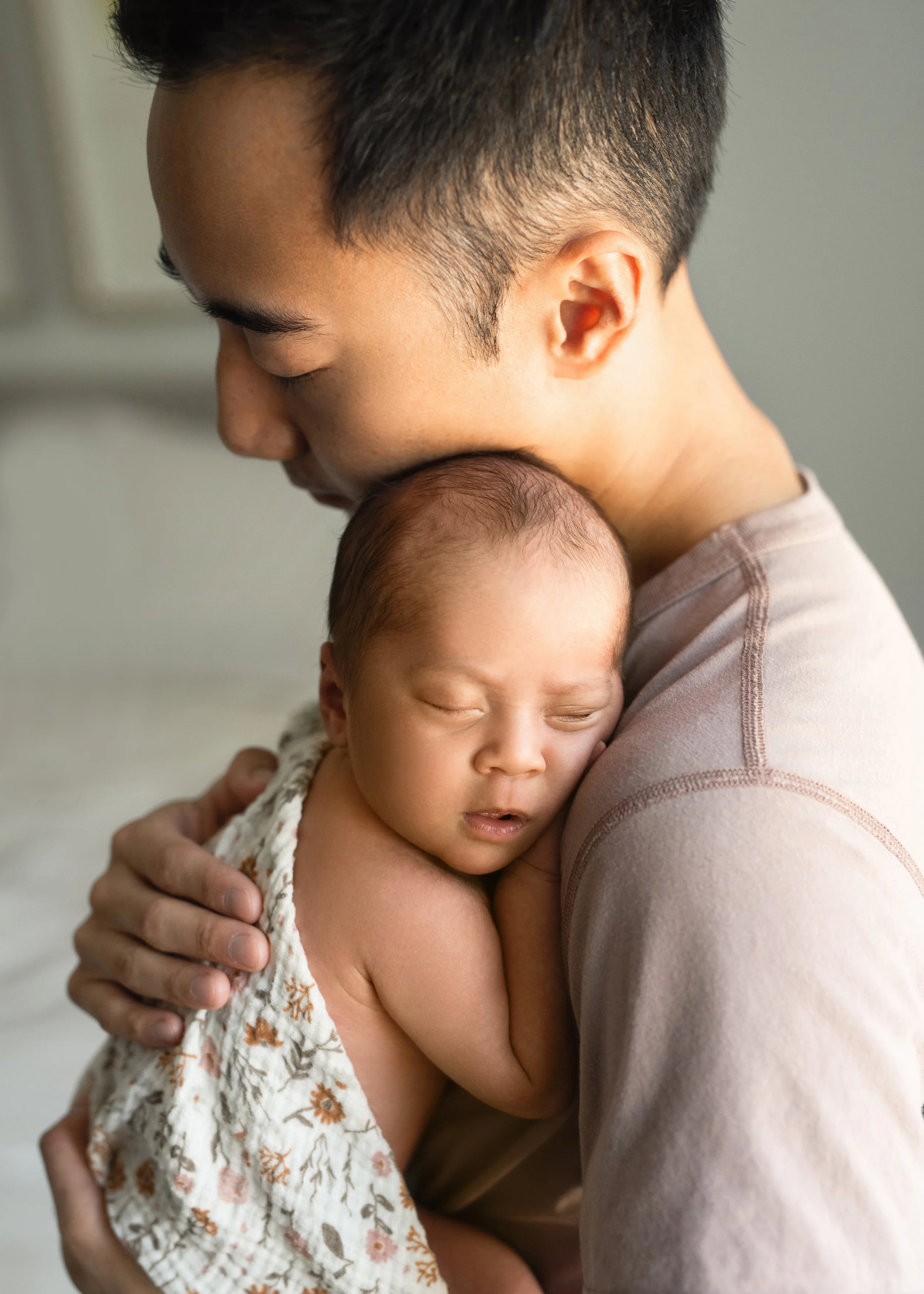 Lifestyle Newborn Photography In the Okanagan