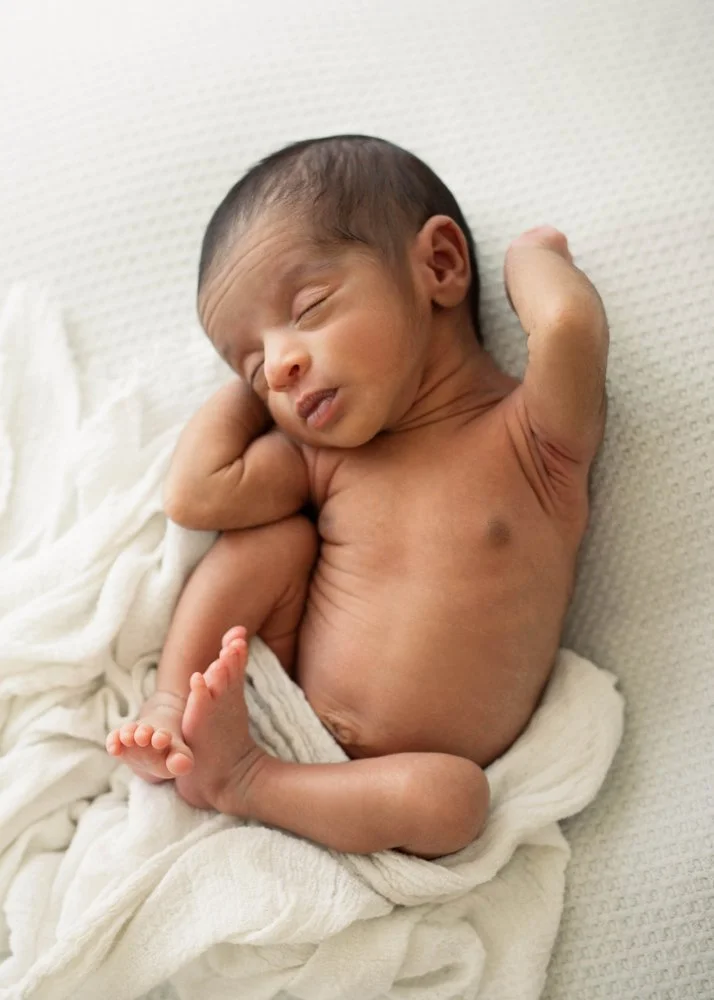 A sleepy stretch 😍

- 
#newbornstretch #tinynewborn #naturalnewbornphotos #vancouvernewbornphotographer #simplenewborn #kelownanewbornphotographer #vernonnewbornphotographer