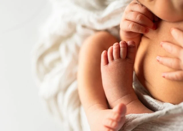 Simple Newborn Photography Details