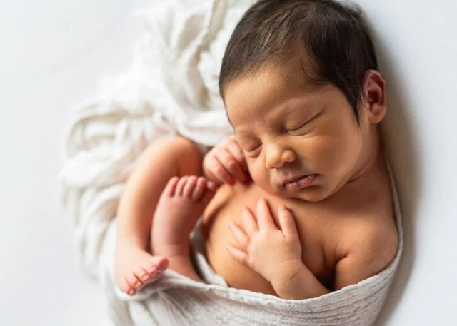 Vancouver Newborn Session At Home