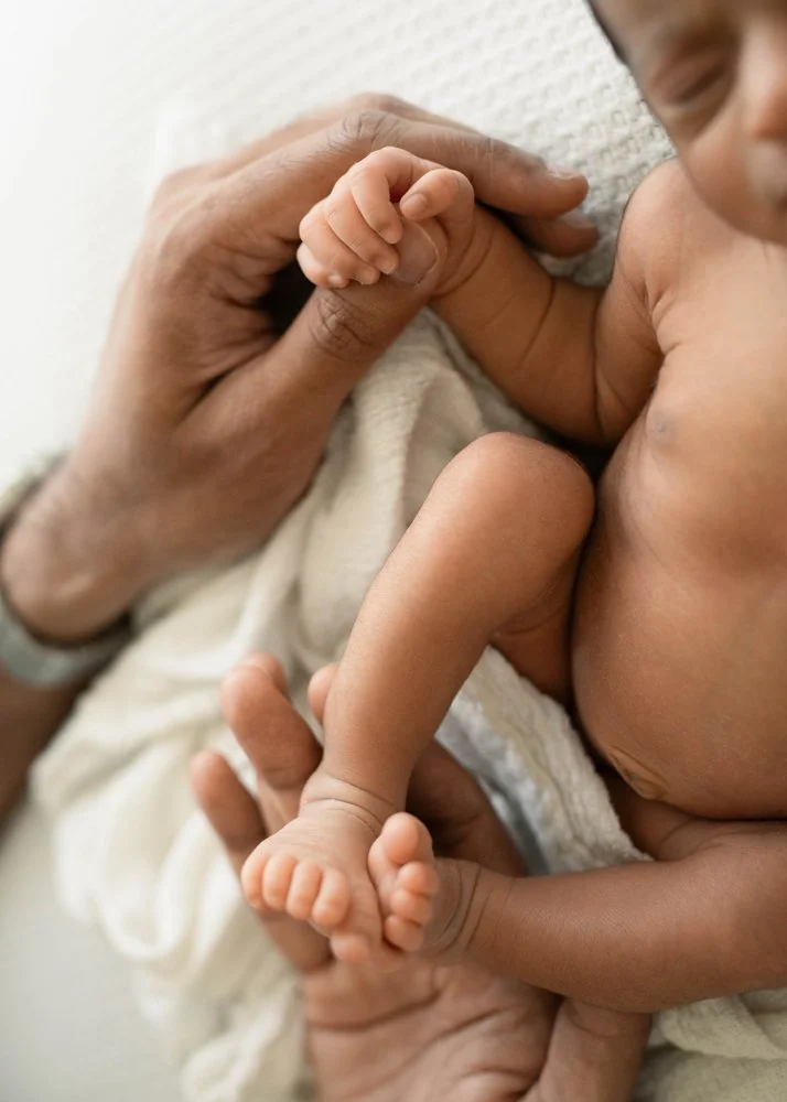 Real, raw, and beautifully simple. Timeless, natural moments of fatherhood, captured with light, softness, and care 🤍

-
#newdad #fatherhoodmoments #dadandbaby #authenticmoments #vancouvernewbornphotographer #newbornsessionathome #naturalnewbornphot