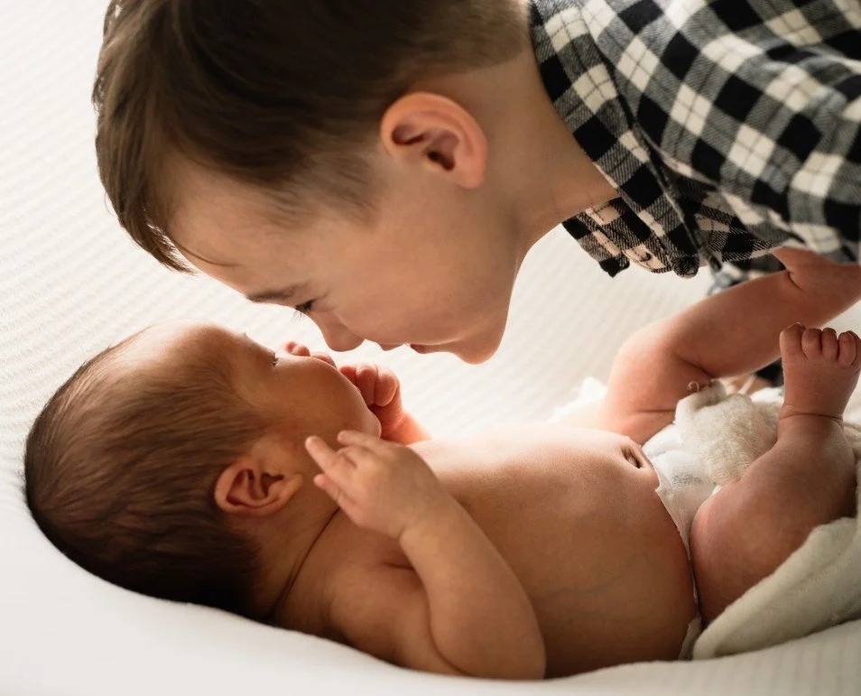 Brotherly love, sealed with a nosey nuzzle 🤍 The beginning of a forever bond.

#OkanaganNewborn #KelownaPhotographer #VernonBC #LakeOkanagan #OkanaganLife #NewbornPhotography #BrotherLove #InHomeNewborn #NaturalNewborn #OkanaganFamilies
