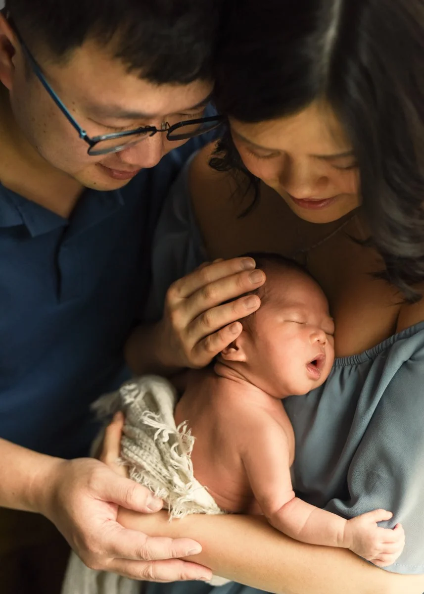Vancouver In-Home Newborn Photo with Mom and Dad