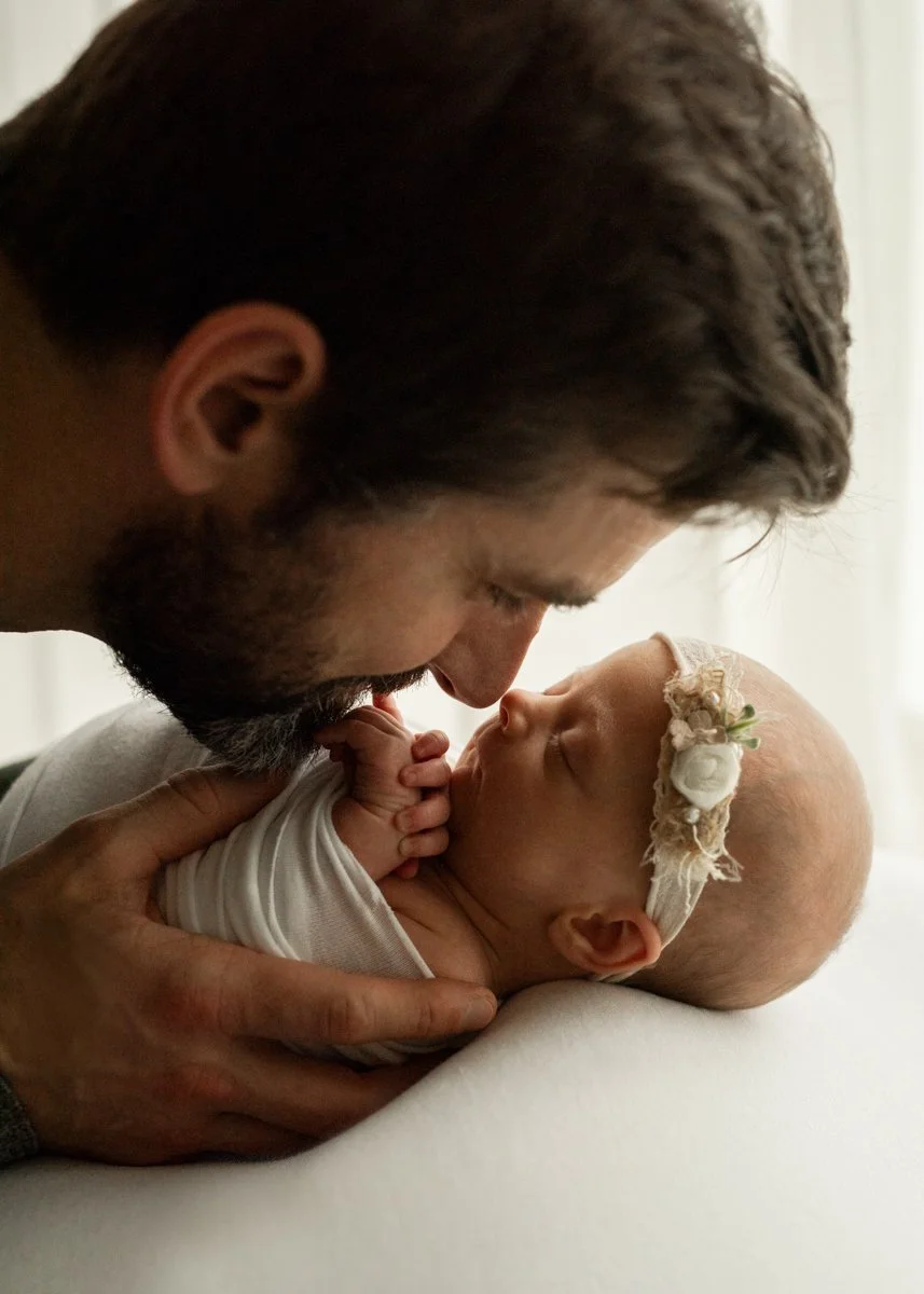 Newborn Photographer Kelowna Natural