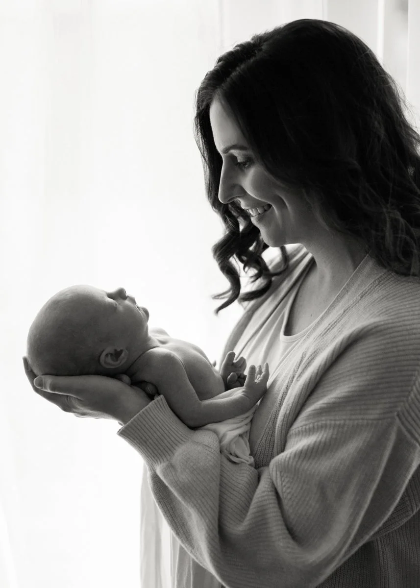 Lifestyle Newborn Photographer Kelowna