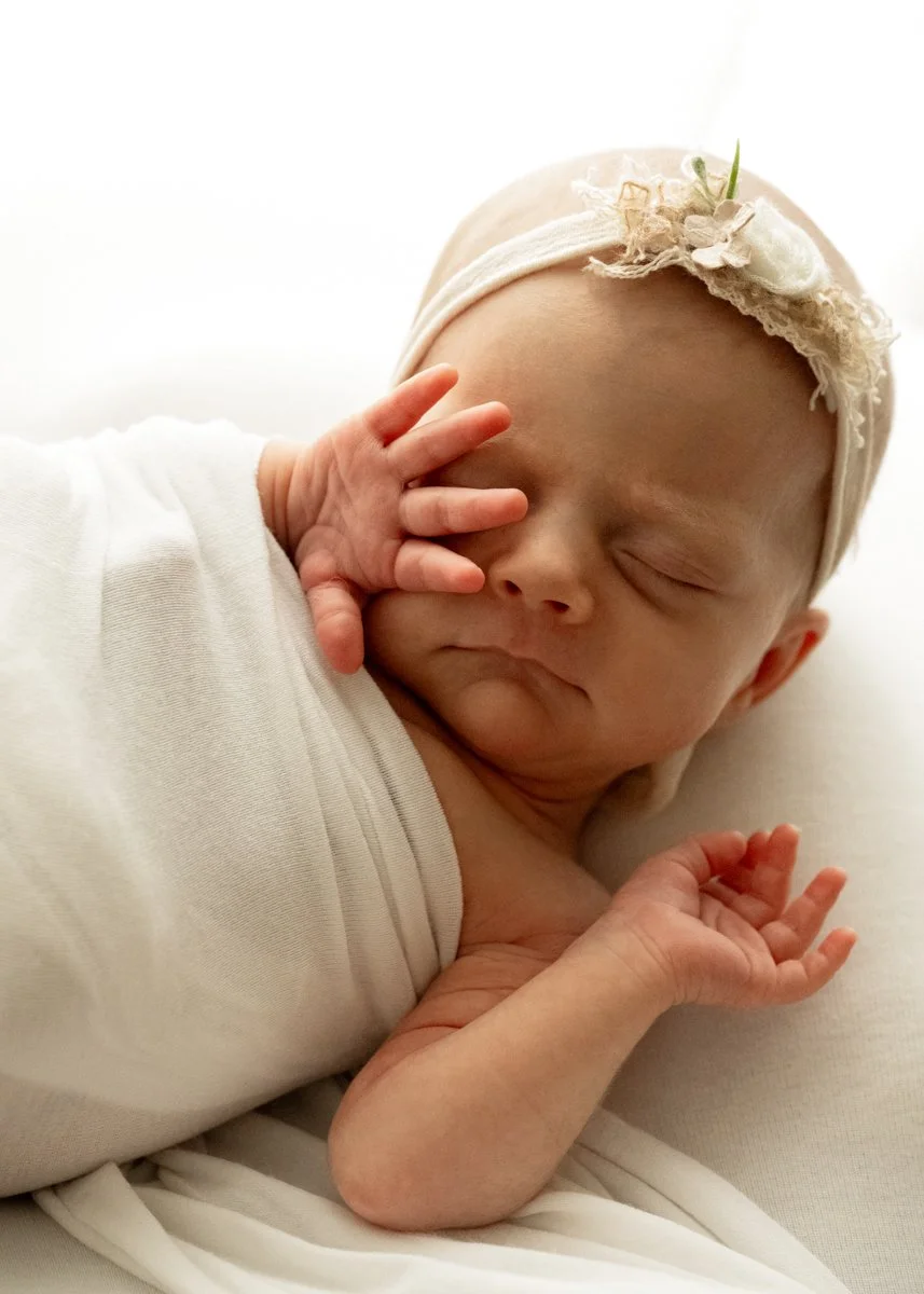 Newborn Photographer Kelowna Natural