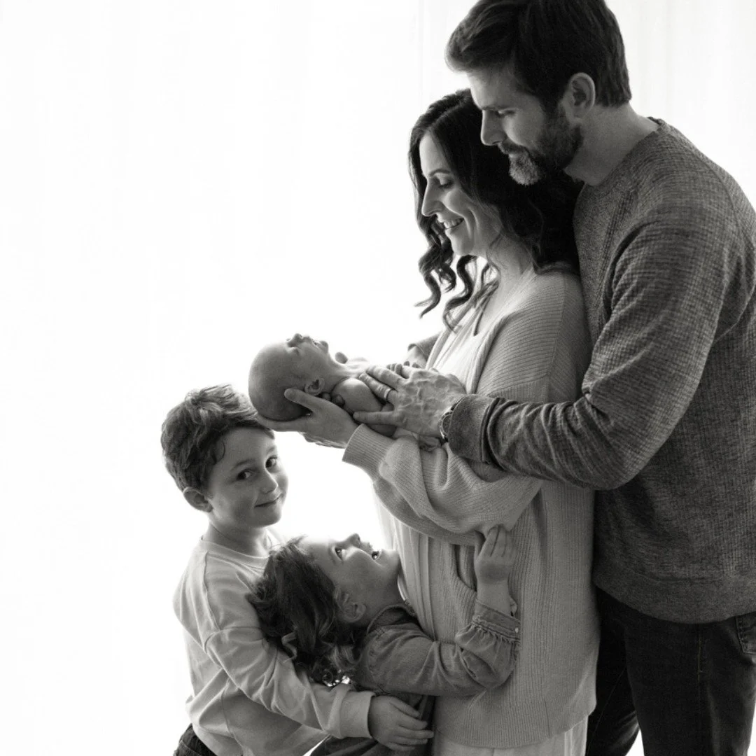 There&rsquo;s nothing sweeter than capturing those first days at home 🤍

My latest blog post is all about why in-home newborn photography is such a meaningful, stress-free way to document your baby&rsquo;s earliest moments. No packing, no rushing&md