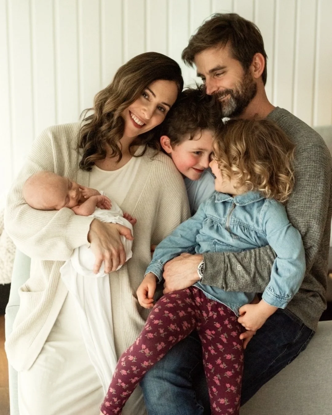 The kind of photo your children will look back on one day and realize just how deeply they were loved from the very beginning 🤍

-
#preciousfamilymoments #kelownanewbornphotographer #kelownafamilyphotographer #okanaganmoms #kelownamoms #familyportra