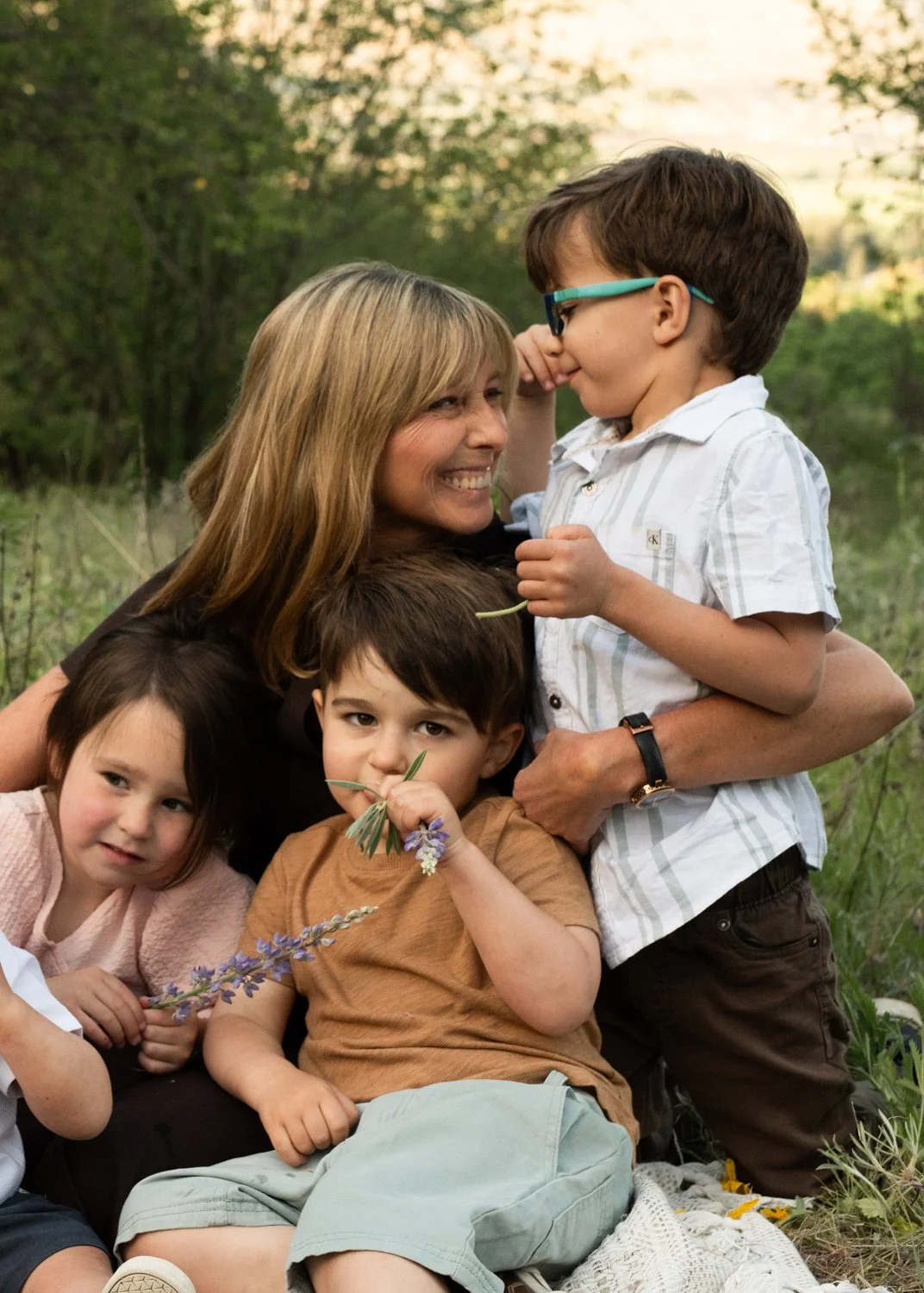 Outdoor Family Photography In Kelowna