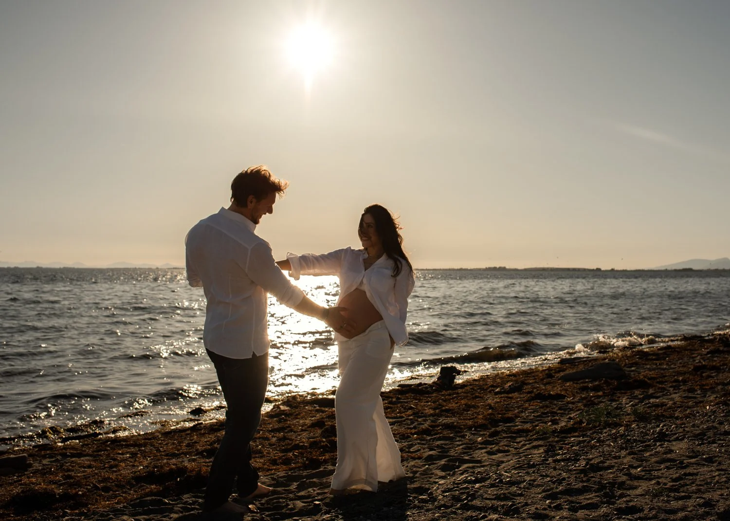 Outdoor Maternity Photographer Vancouver