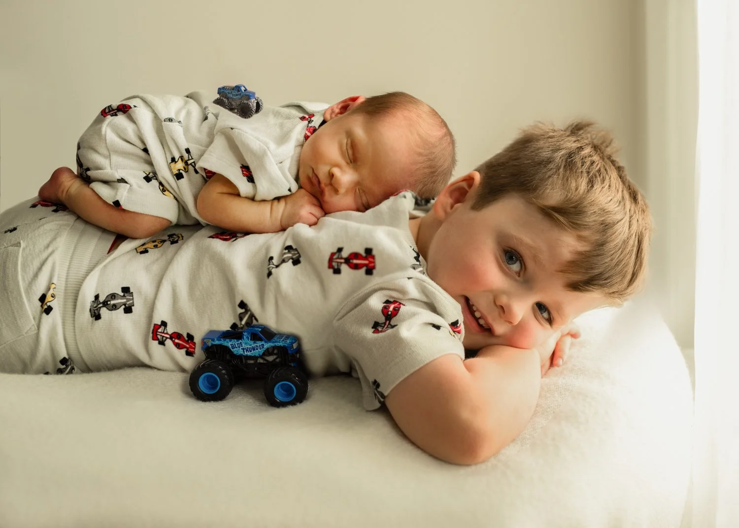 Newborn and Sibling Photography Kelowna