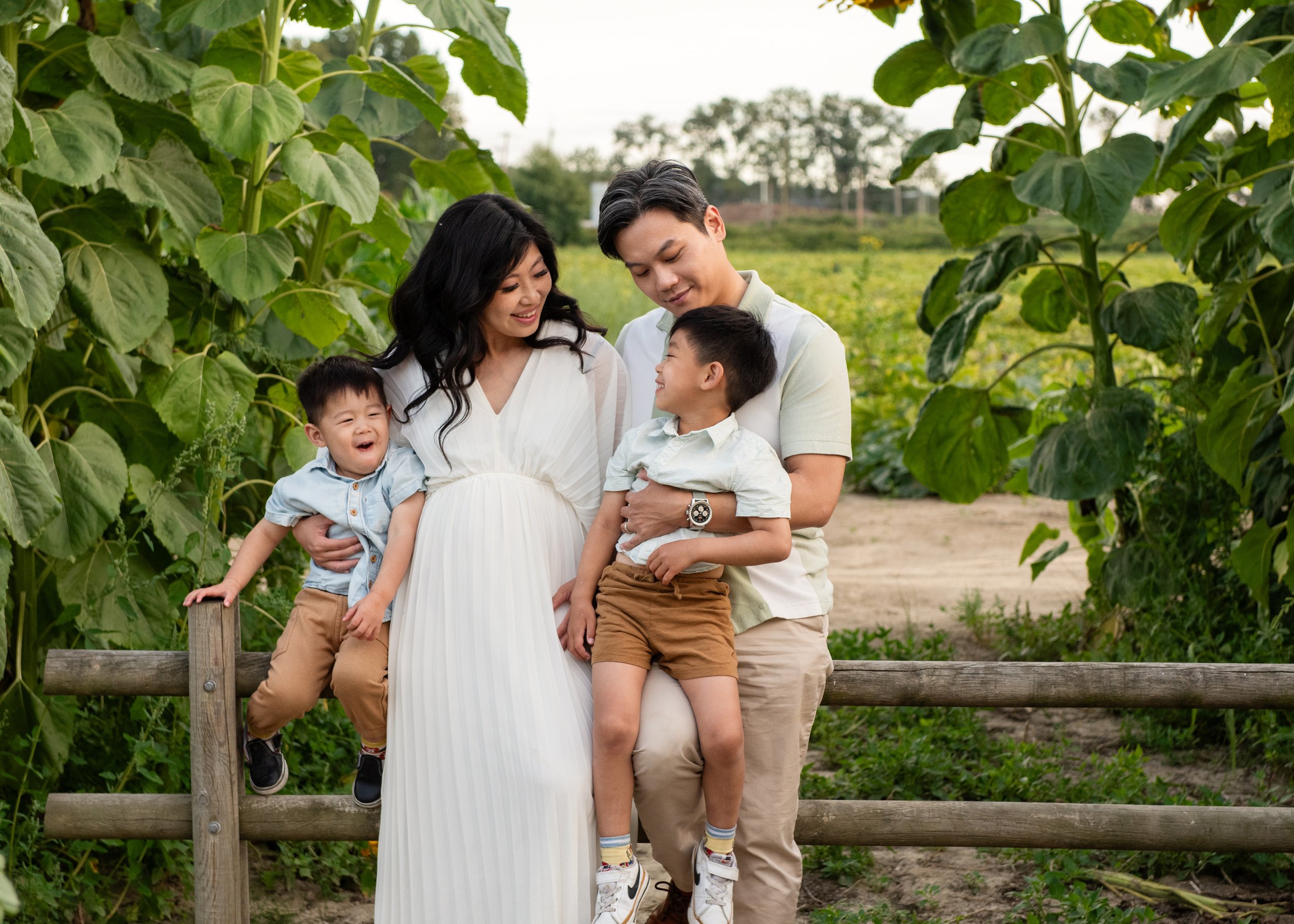 Outdoor Family Photography In Vancouver