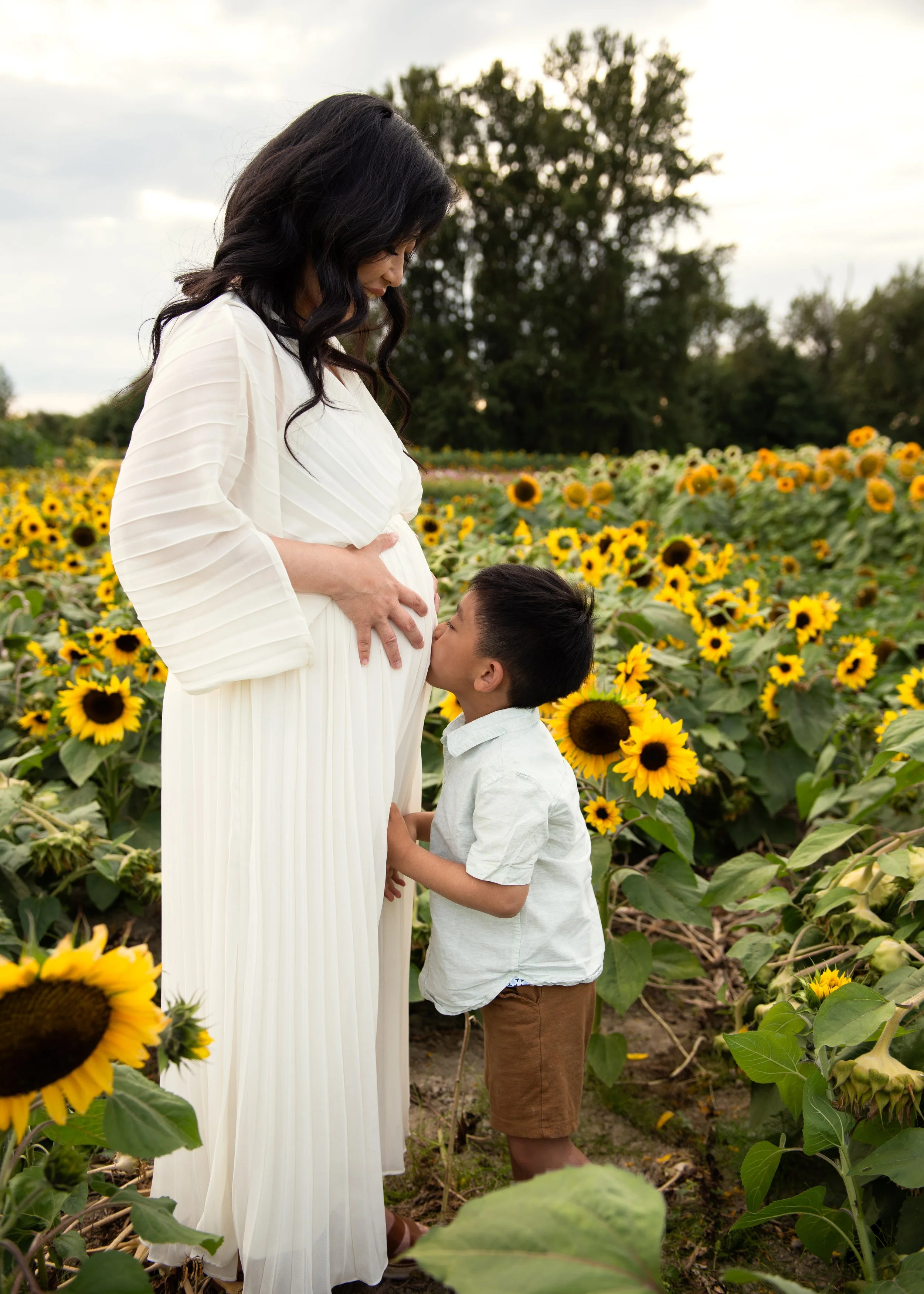 Maternity Session in Sunflower Field