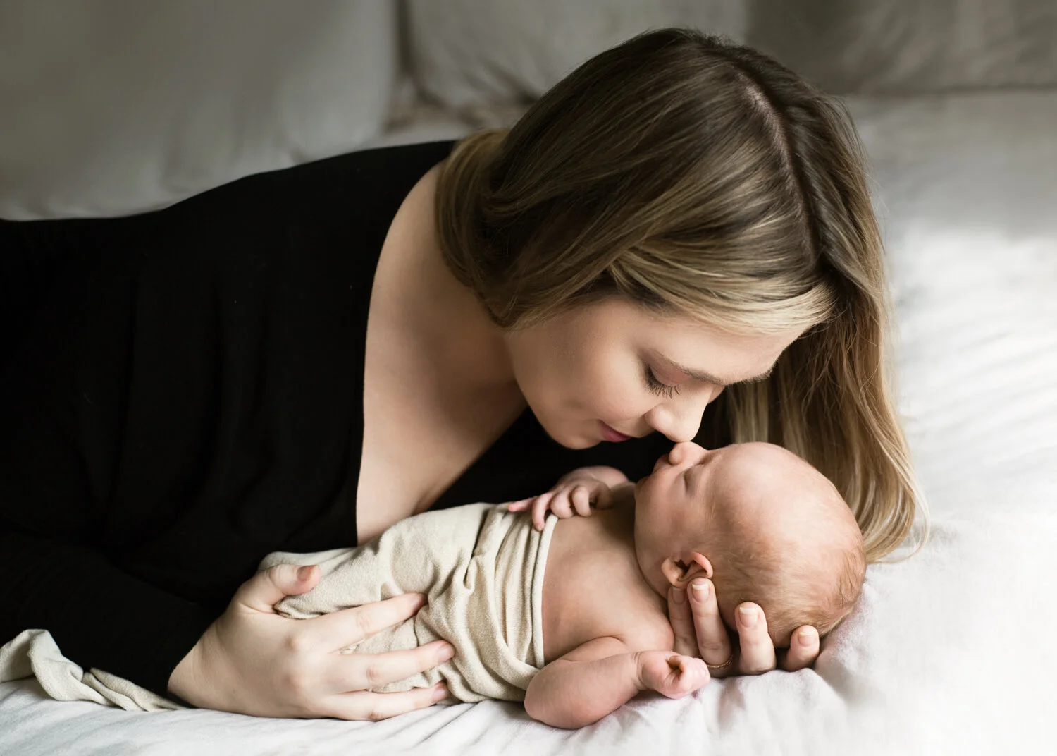 You Don’t Need a Perfect House for Beautiful Family Photos | In-Home Newborn Photographer