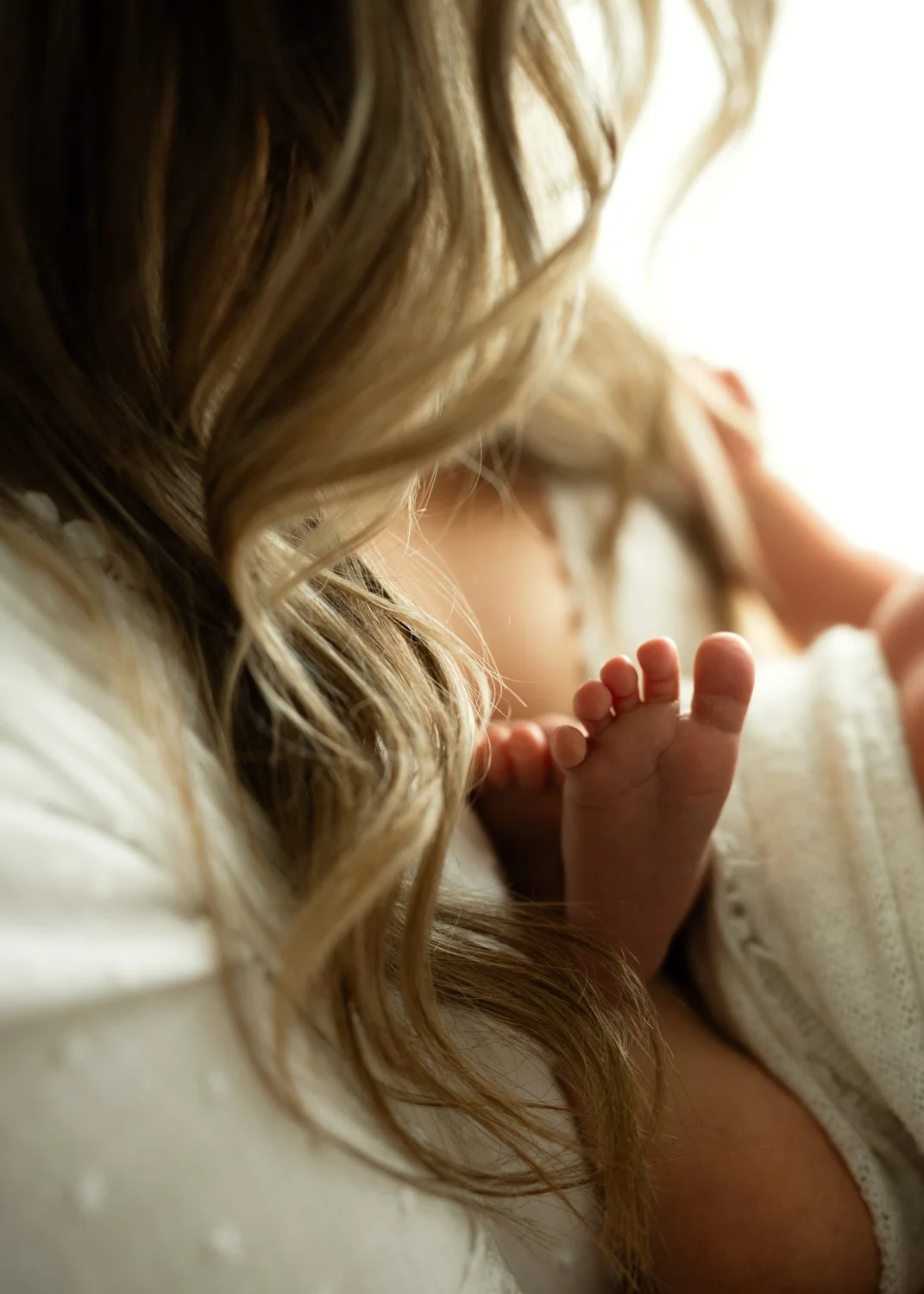 Kelowna Newborn Session at Home-19.jpg