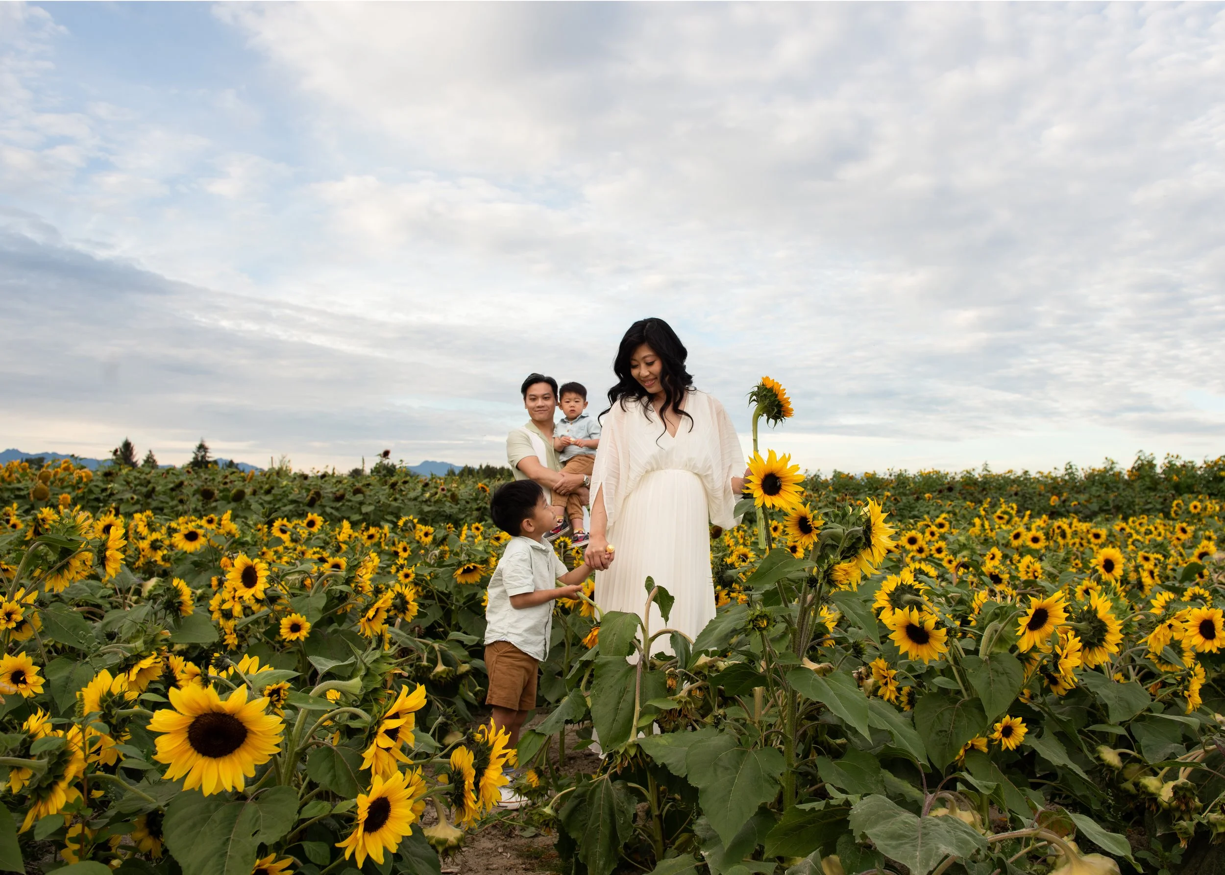 Family Phoot Shoot at Richmond Sunflower Festival-13.jpg