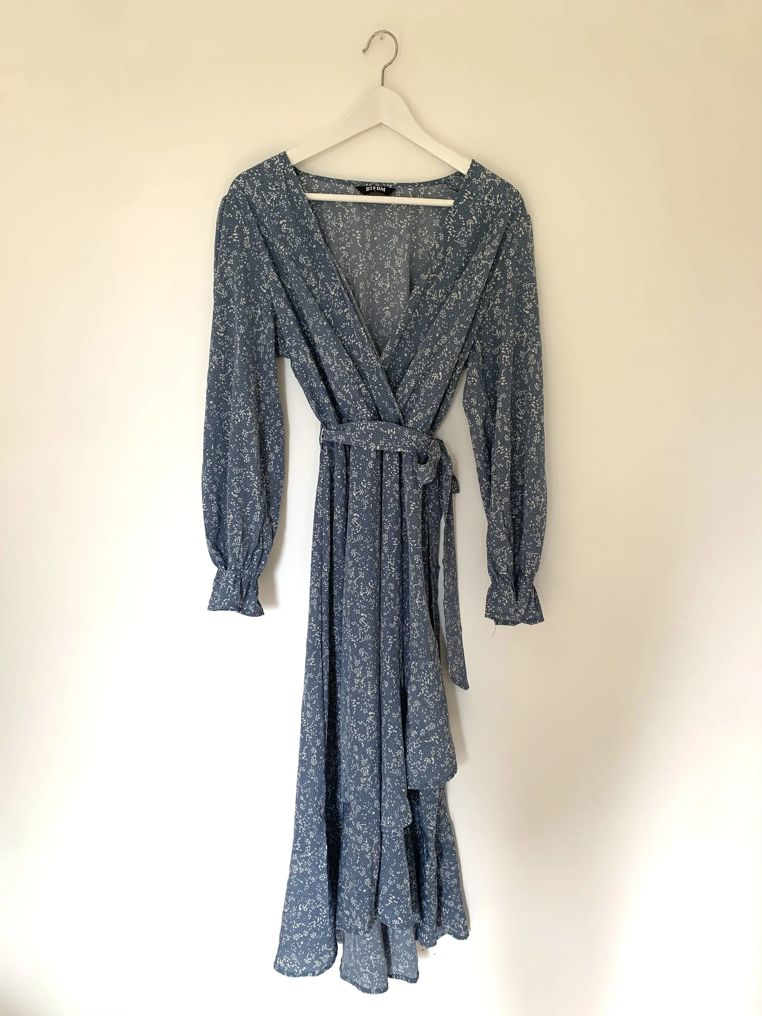NEW - Blue White Floral Long Sleeve Floral Wrap Style Midi -  | Size: L
