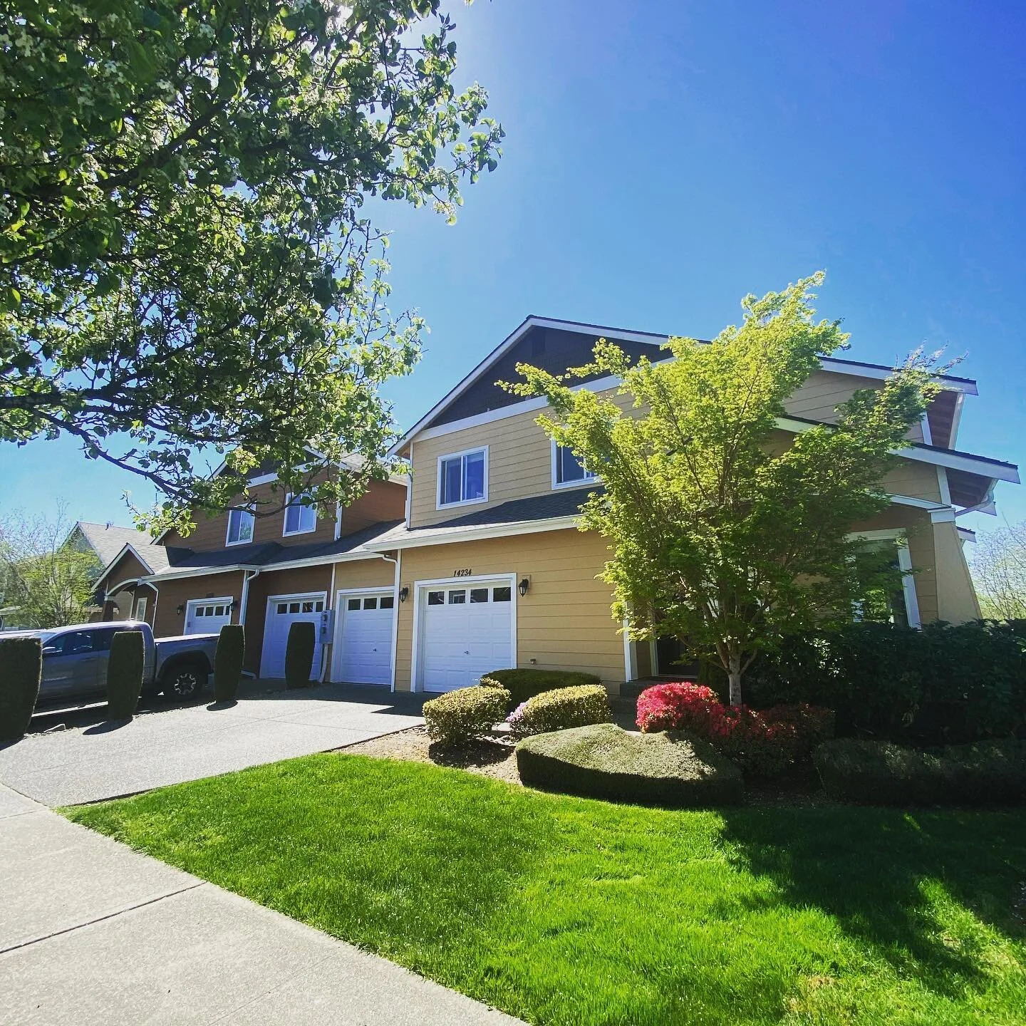 Showing this beautiful townhouse in Monroe today. Quaint neighborhood, close to a plethora of walking trails and parks. Beautiful day too! #realestate #hendleton #hendletonrealestate