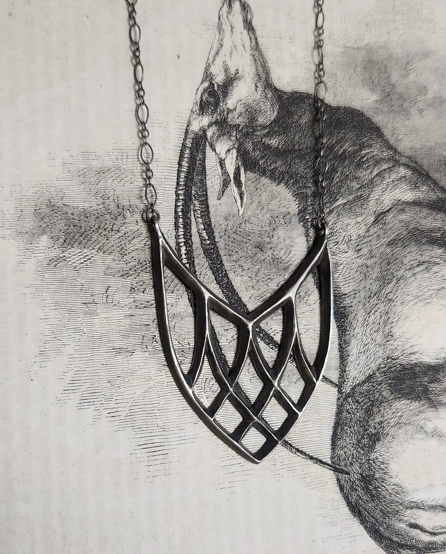 Arch pendant